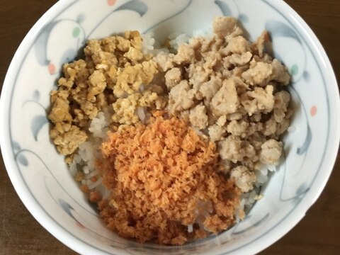 そぼろの3色丼